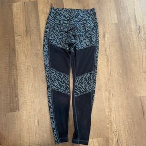 Lululemon size 8 pant